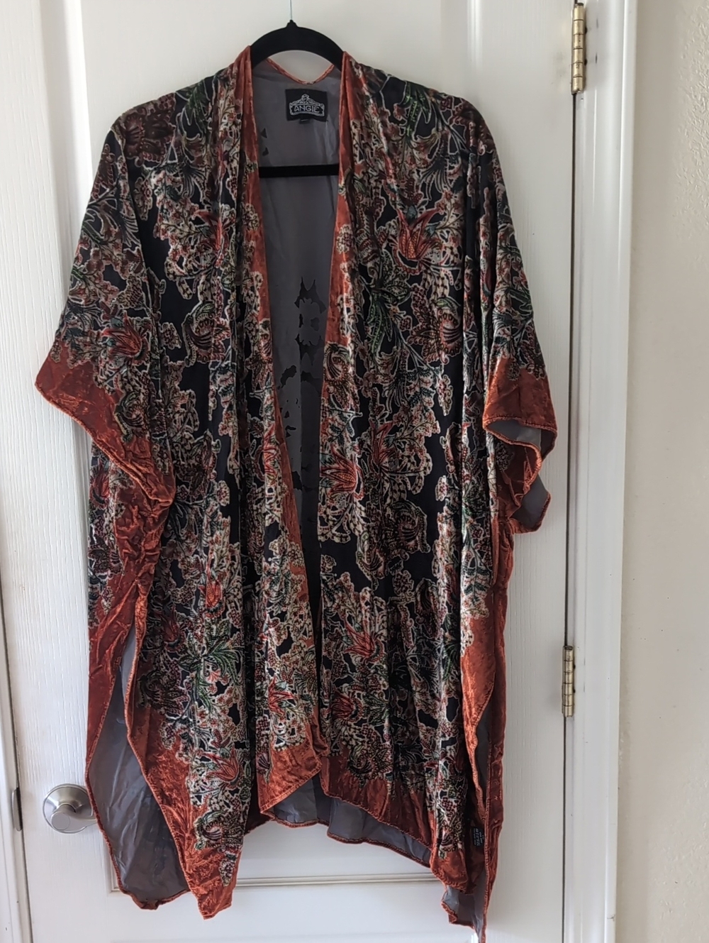 Angie Floral Velvet Kimono - Black & Rust